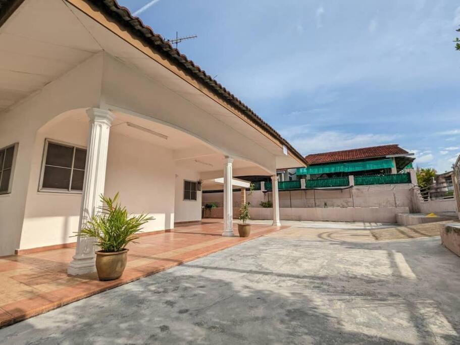 Rumah percutian Cozy Spacious Bangalow Taman Rasah 2085