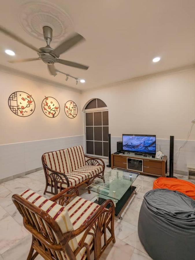 Cozy Spacious Bangalow Taman Rasah 2085 *
